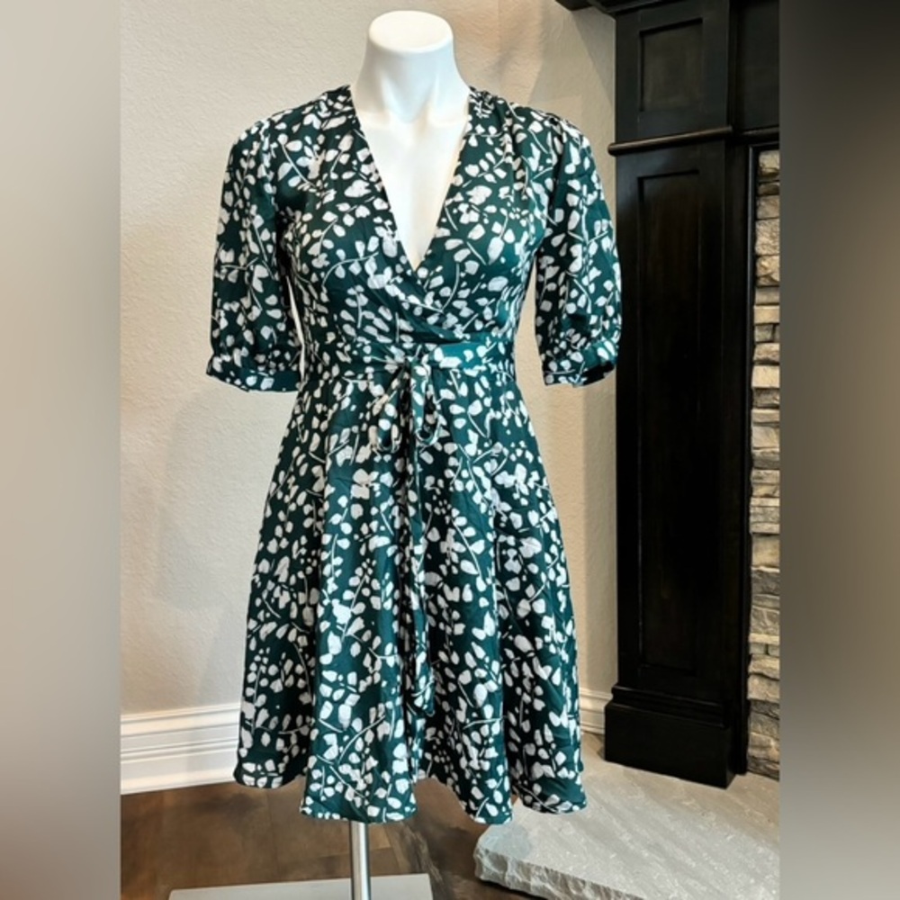 Louna V-Neck Marie Green White Floral Women's Size‎ XS Dress